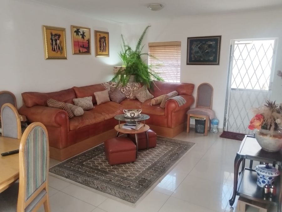To Let 2 Bedroom Property for Rent in Muizenberg Western Cape